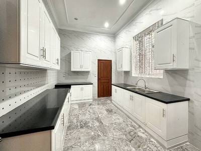 Villa For Rent in Daun Penh $5,500