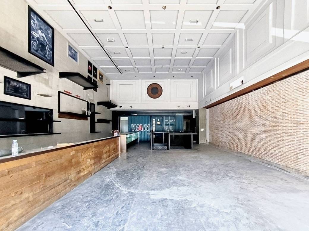 CommercialShophouse สำหรับเช่า ขนาดที่ดิน 260 ตร.ม. ราคา $3,000