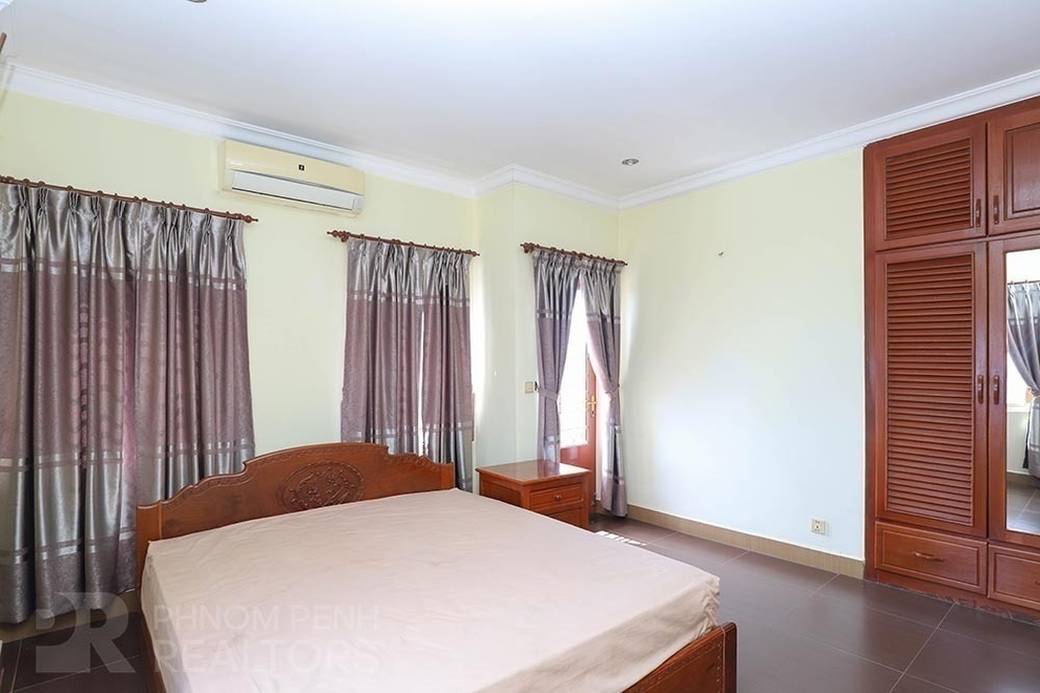 Apartment For Rent in Daun Penh $1,000