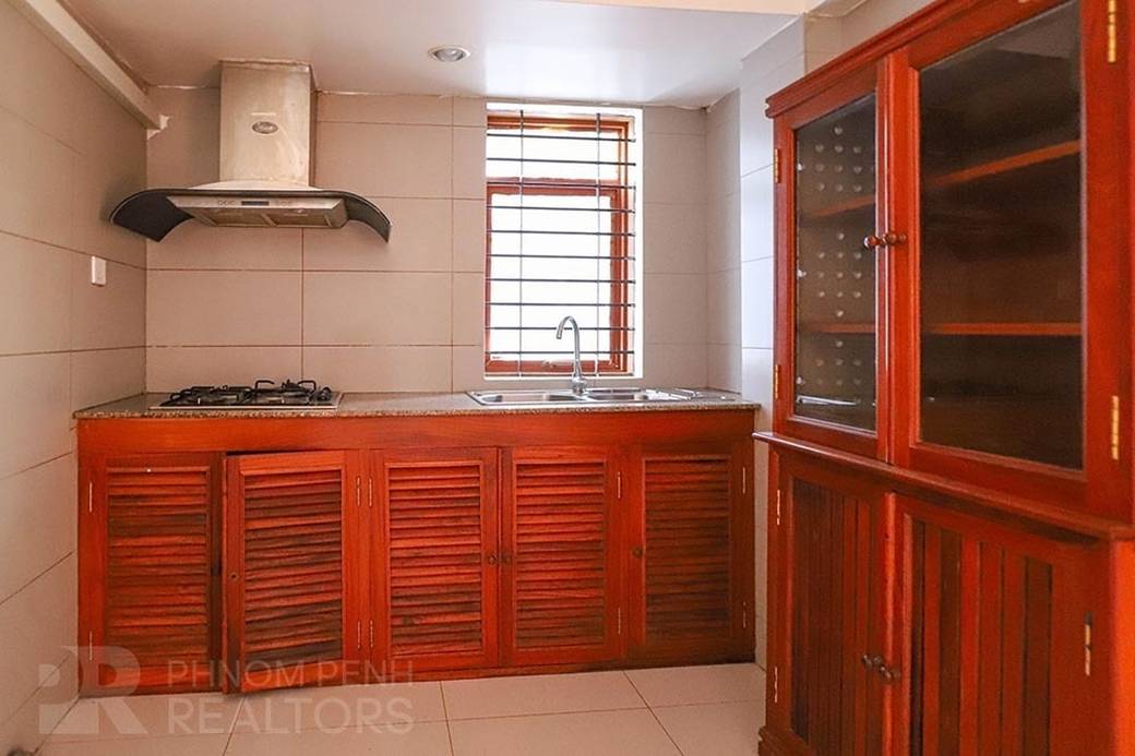 $400 Condo