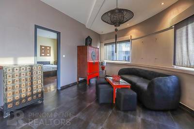 $700 Condo