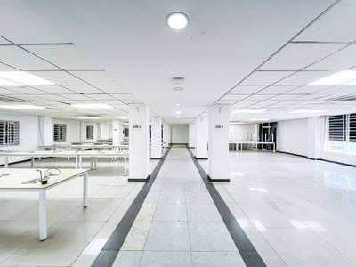 1,200 sqm Land Size Здание Для Аренды