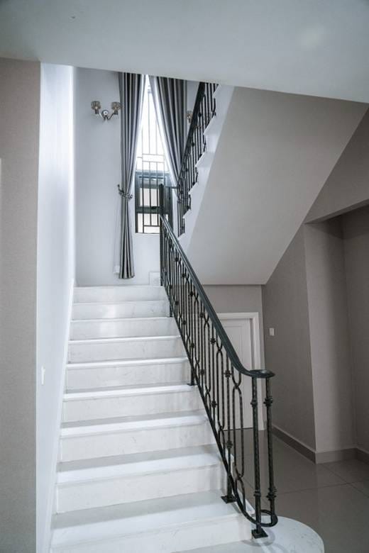 វីឡា សំរាប់លក់ នៅRussey Keo តម្លៃ $860,000