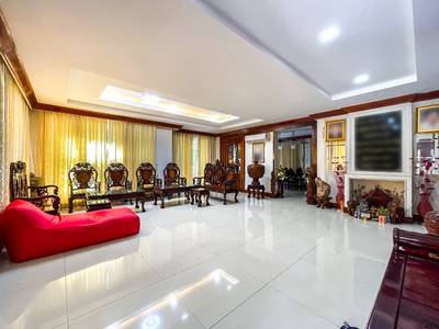 $4,000 Villa