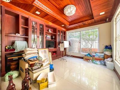 Villa À louer de 600 m² de terrain