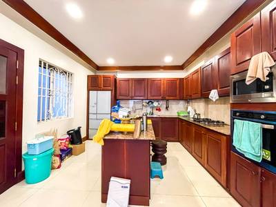 Villa À louer à, Nirouth, Chbar Ampov, Phnom Penh