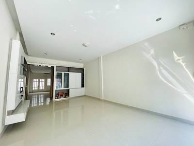Nirouth Shophouse For Sale in Nirouth