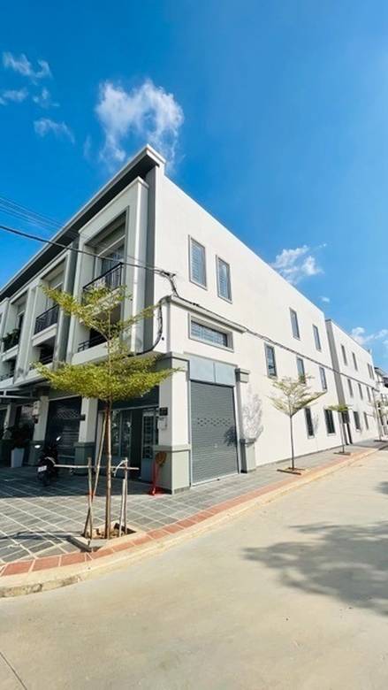 $700 Shophouse