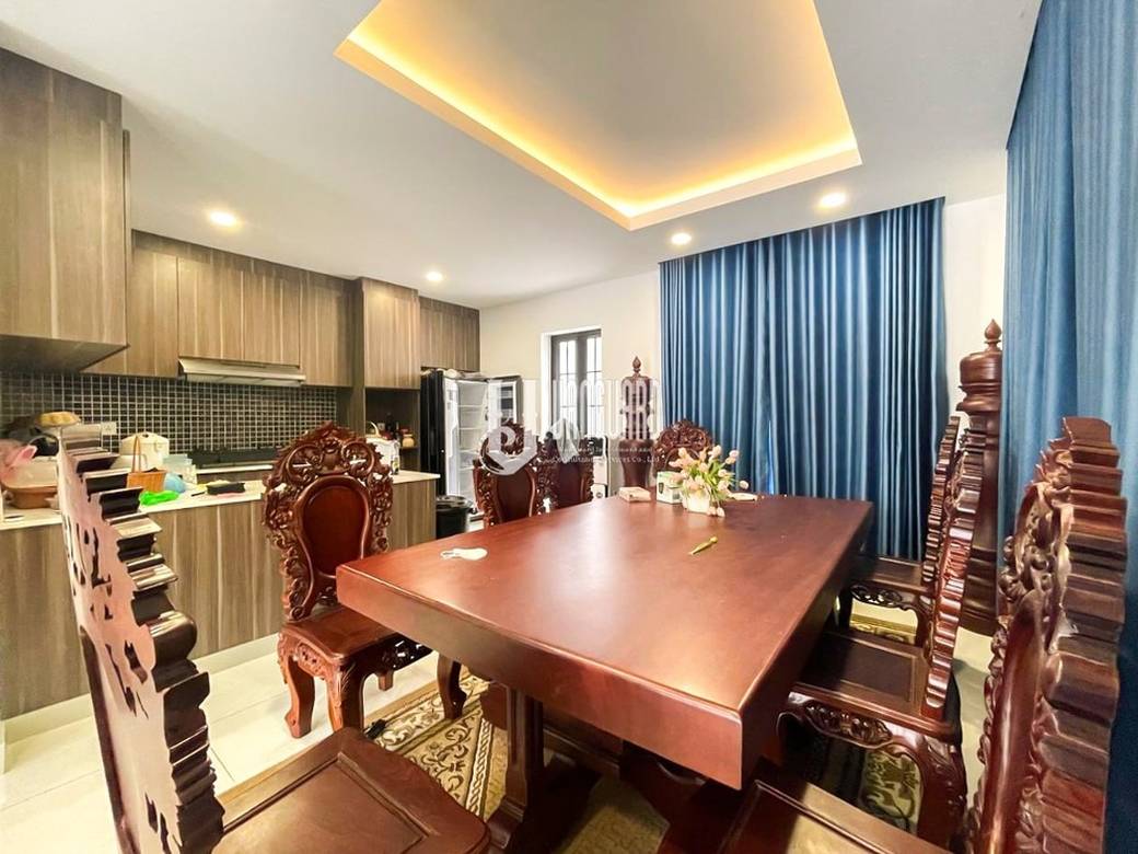 Chroy Changvar别墅出售，价格$430,000
