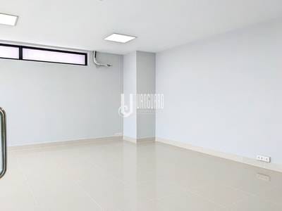 268 sqm Living Size Kanceláře K pronájmu in Chamkarmon