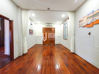 300平方米土地面积的House and lot出租