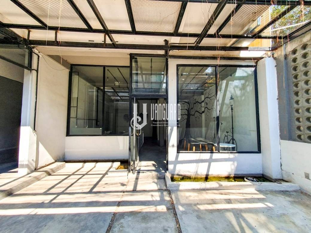 200平方米土地面积的CommercialShophouse出租