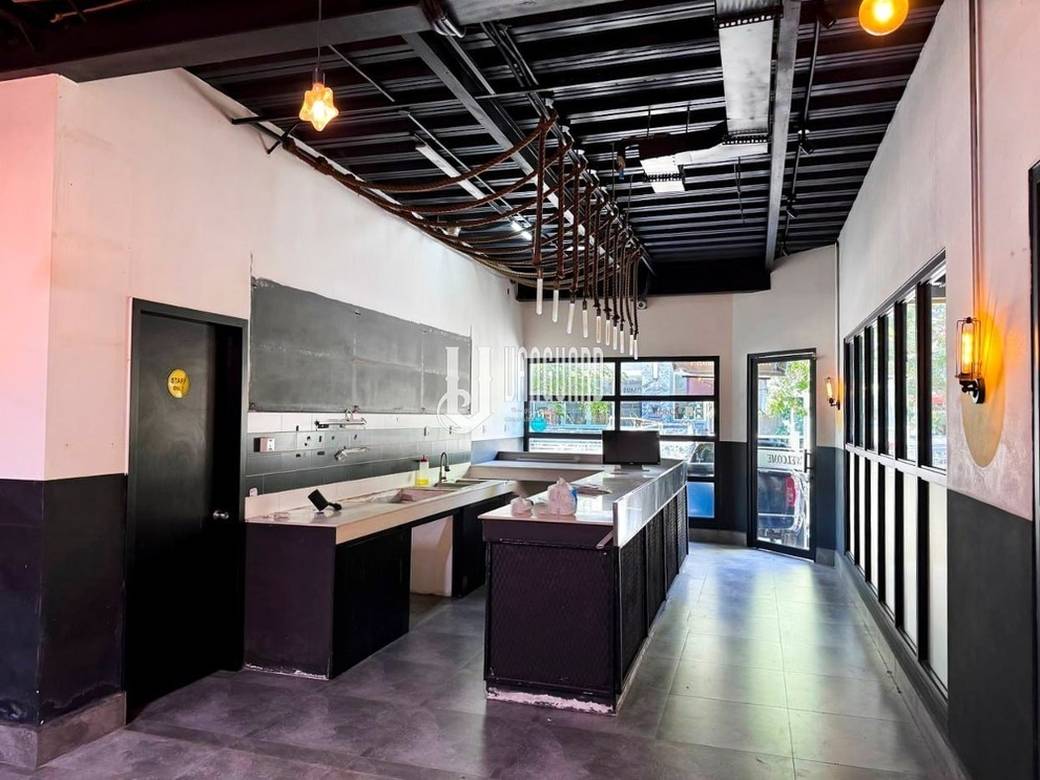 ตึกแถว สำหรับเช่า ใน Boeng Keng Kang $4,500