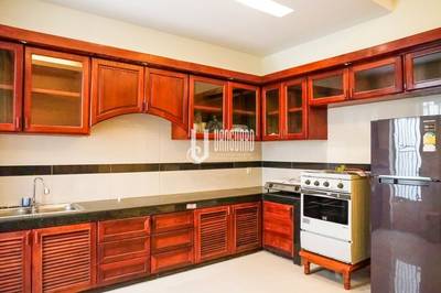 Meanchey联排住宅出租，价格$1,100