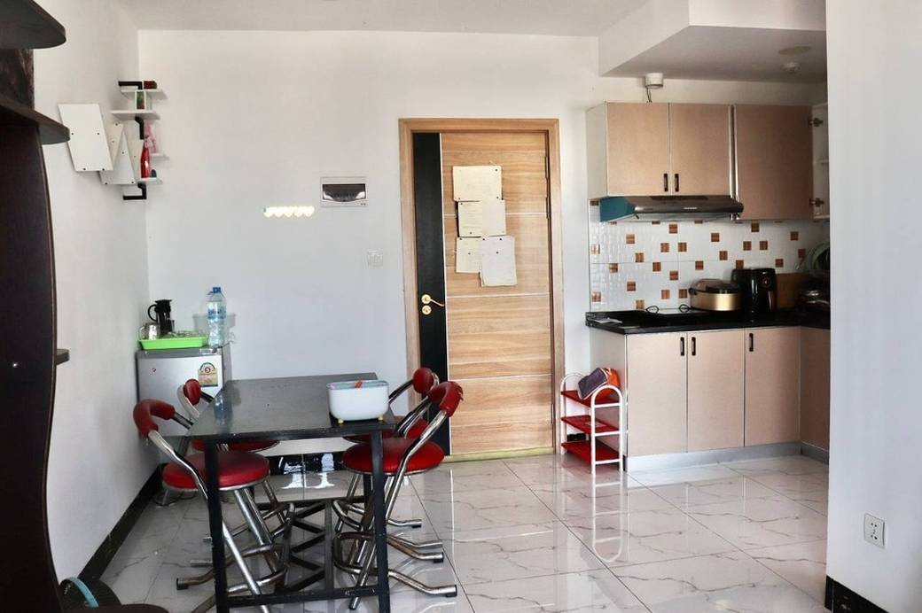 $350 Condo