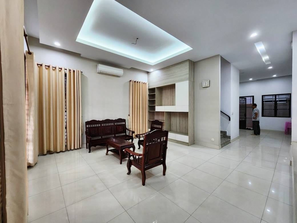 House and lot គ្រឿងសង្ហារិម សំរាប់ជួល