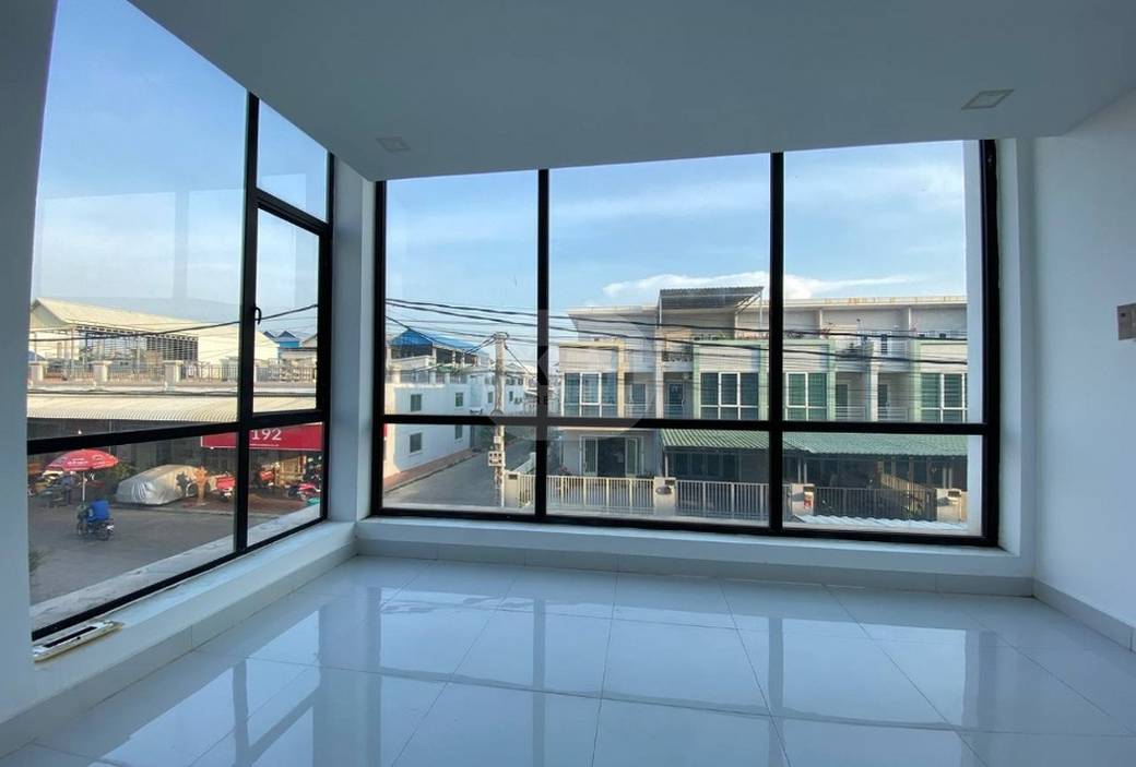 Por Sen Chey联排住宅出售，价格$185,000