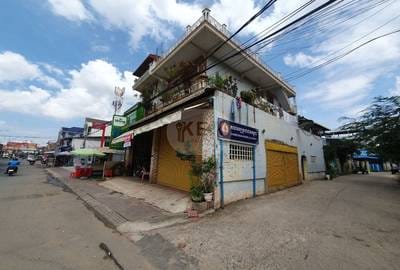 ផ្ទះល្វែង តម្លៃ $1,800