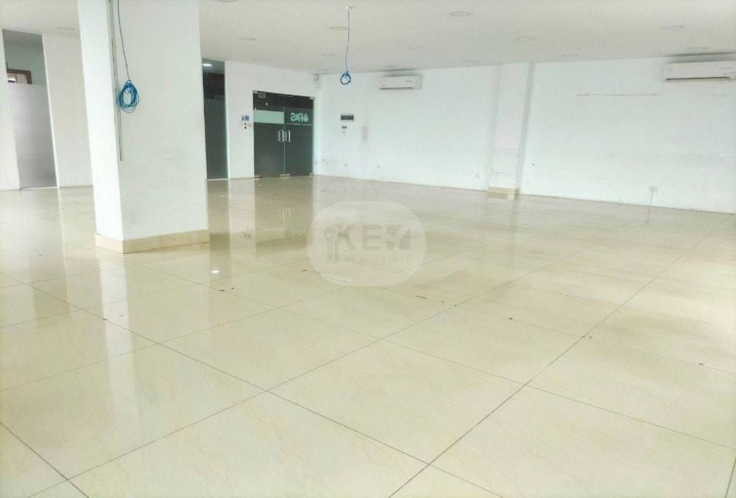 128 sqm Land Size Kanceláře K pronájmu