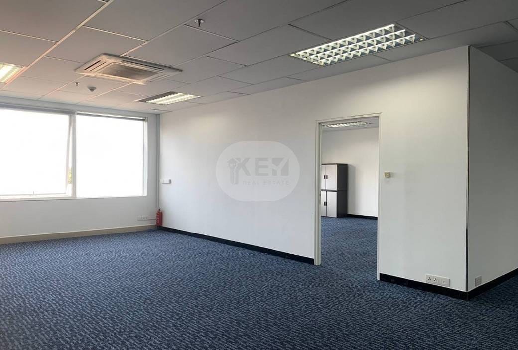 110 sqm Land Size Kanceláře K pronájmu