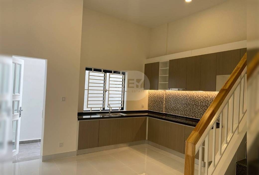 Shophouse For Sale in Chbar Ampov $168,000