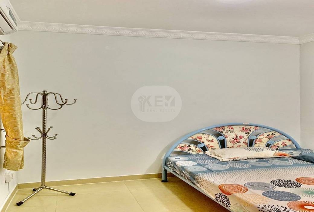 $900 Villa