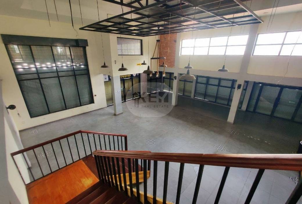 Bâtiment For Sale & Rent à Ta Khmau $1,300,000