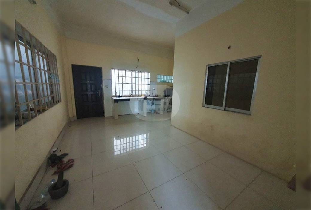 Building For Rent in 7 Makara $3,000