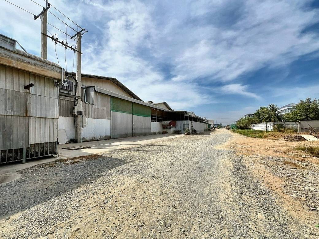 6,400 sqm Land Size Sklad K pronájmu