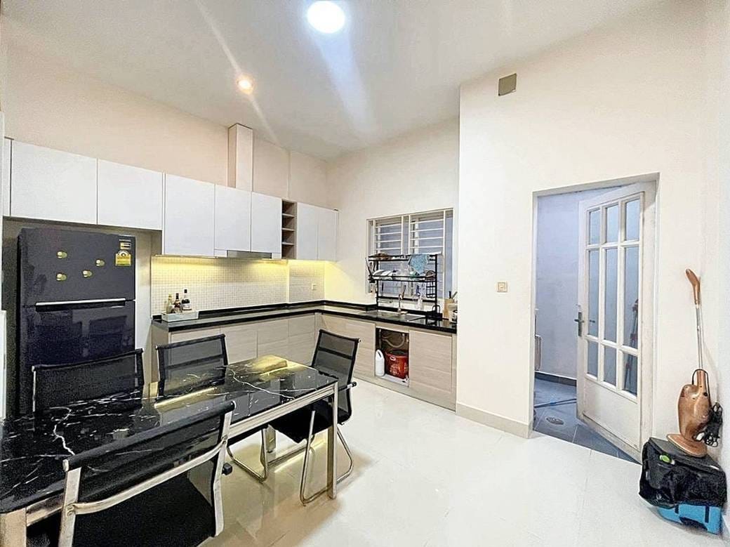 Shophouse For Sale in Nirouth, Chbar Ampov, Phnom Penh