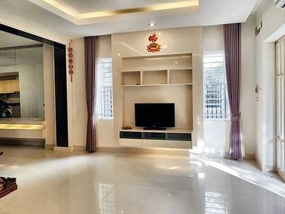 วิลล่าแฝด สำหรับเช่า ใน Chbar Ampov $1,500