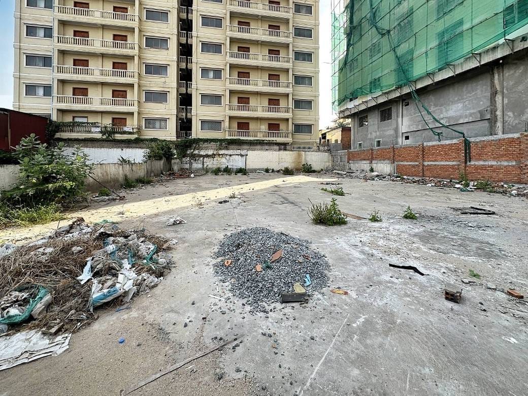 Lot À louer de 600 m² de terrain