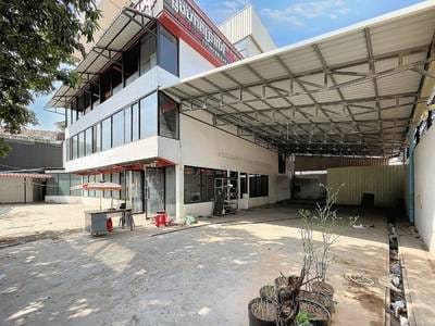 792 sqm Land Size Building For Sale
