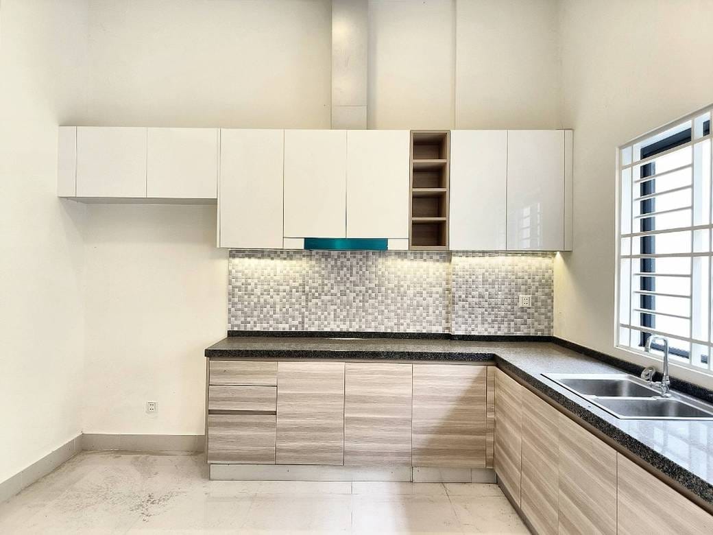 Chbar Ampov CommercialShophouse For Sale & Rent in Chbar Ampov