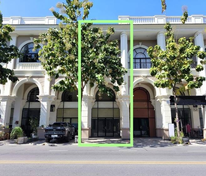 $320,000 CommercialShophouse