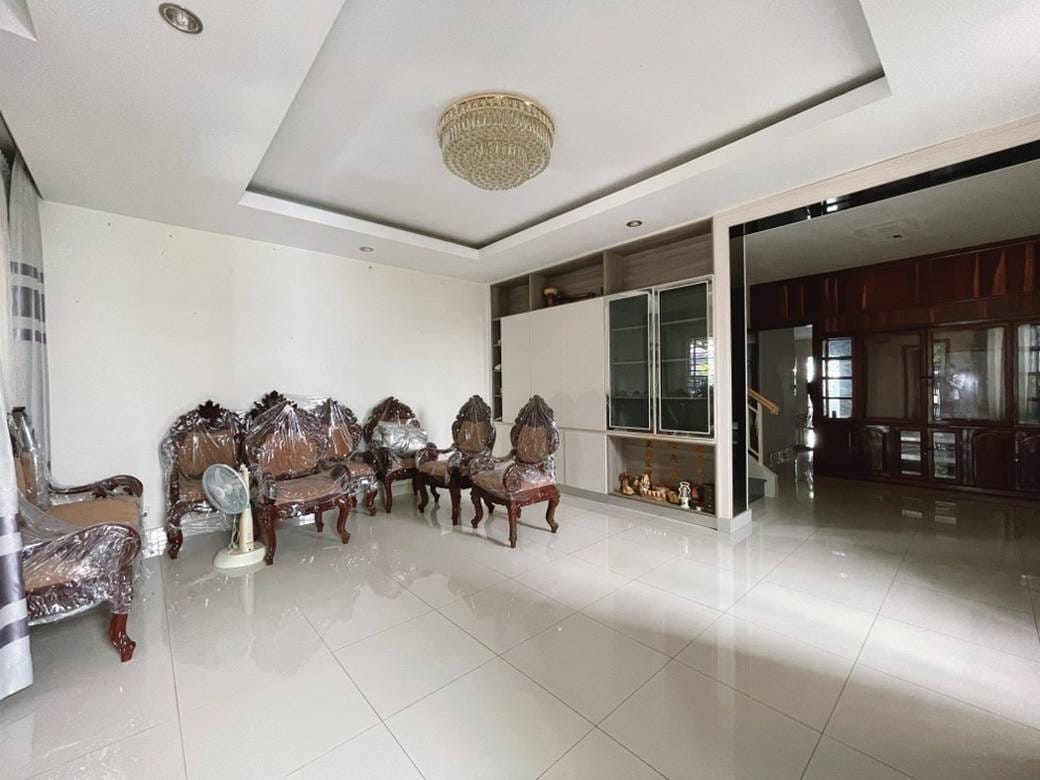 Villa Jumelle À louer à Chbar Ampov $1,500
