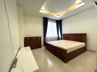 Villa À louer à Chbar Ampov $3,000