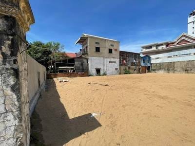 Lot For Rent in Chamkarmon $2,200