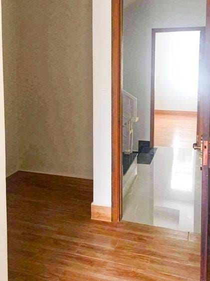 4卧室店屋出售，价格$160,000
