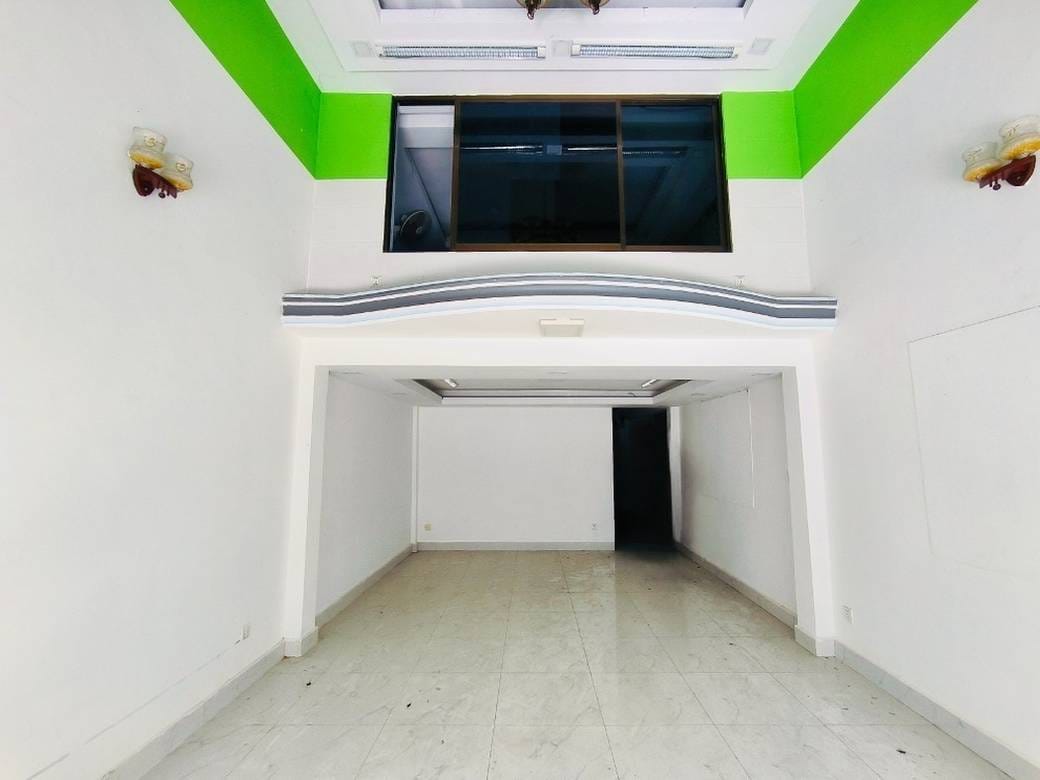 72平方米土地面积的CommercialShophouse出租，价格$850
