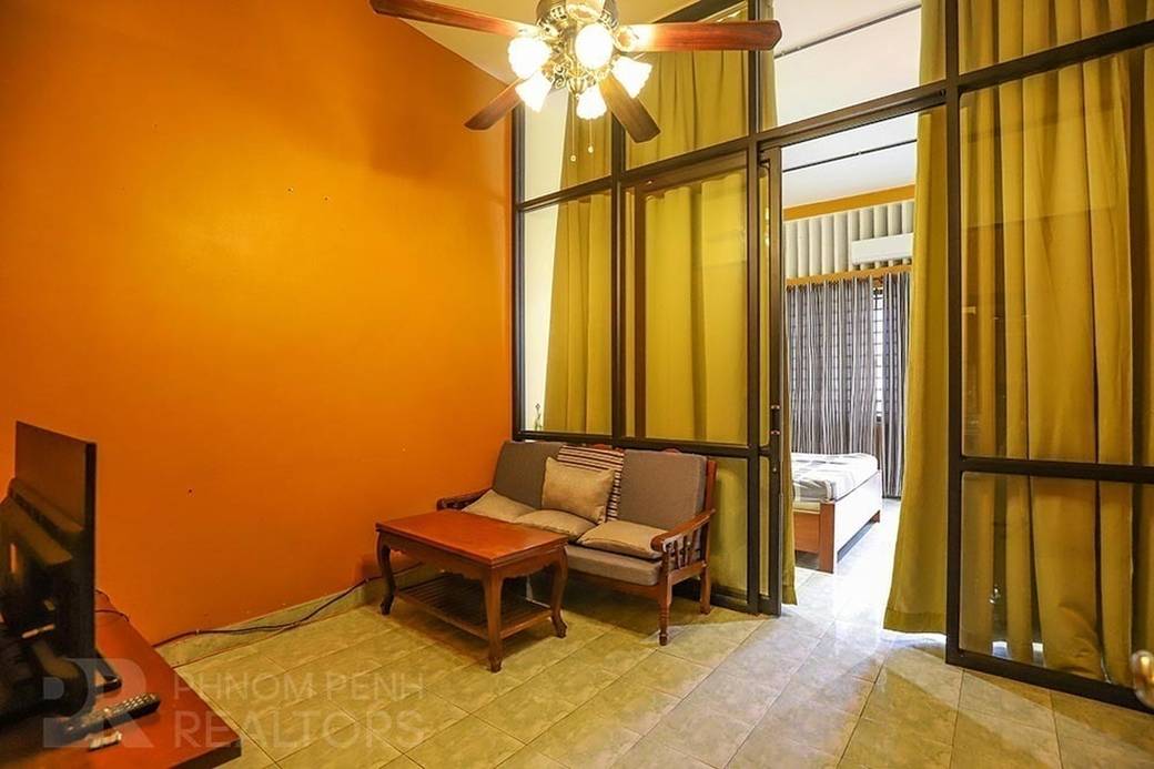 $300 Maison mitoyenne