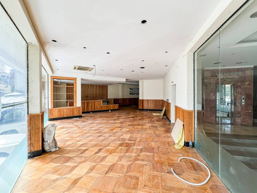 Здание Для Аренды in Daun Penh $27,000