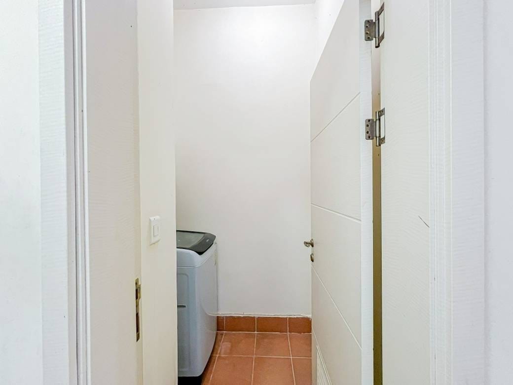 인테리어 됨 콘도 For Sale & Rent