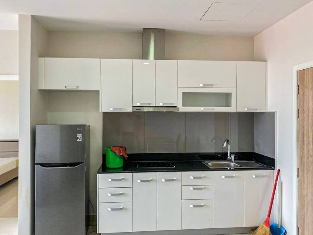 Condo For Sale & Rent à Preaek Lieb, Chroy Changvar, Phnom Penh