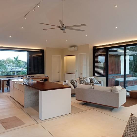 House and lot สำหรับขาย ขนาดที่ดิน 1,169 ตร.ม. ราคา $850,000