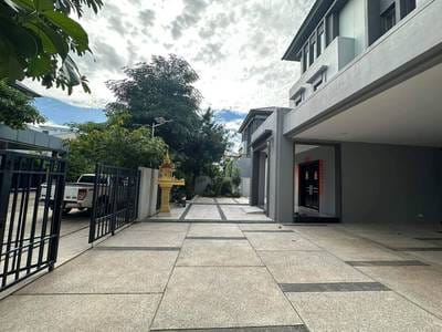 $1,199,000 Vila