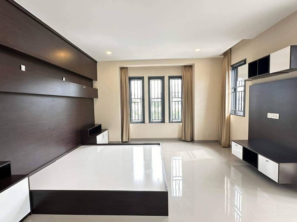 Vila Na prodej in Meanchey $1,199,000