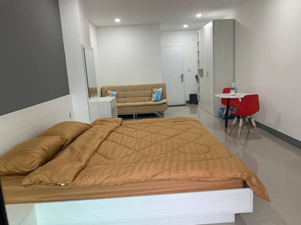Apartment For Rent with 1 Parking Space
