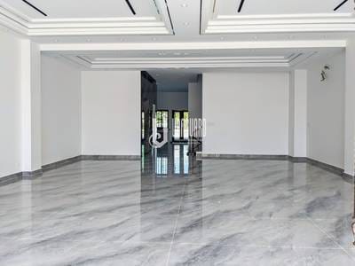 210 sqm Land Size Building For Rent