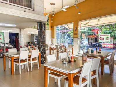 320 sqm Land Size Shophouse K pronájmu